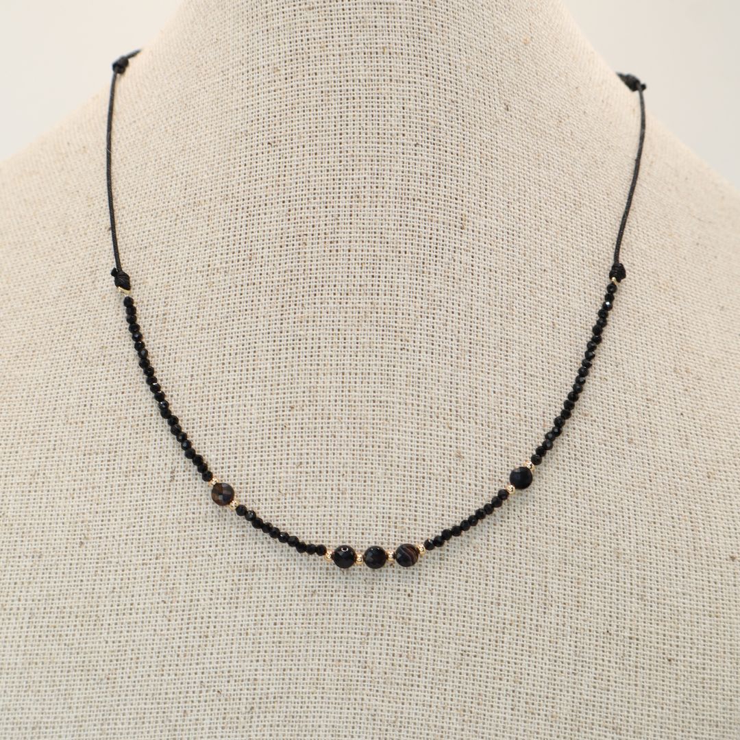 Collar Piedras Negro